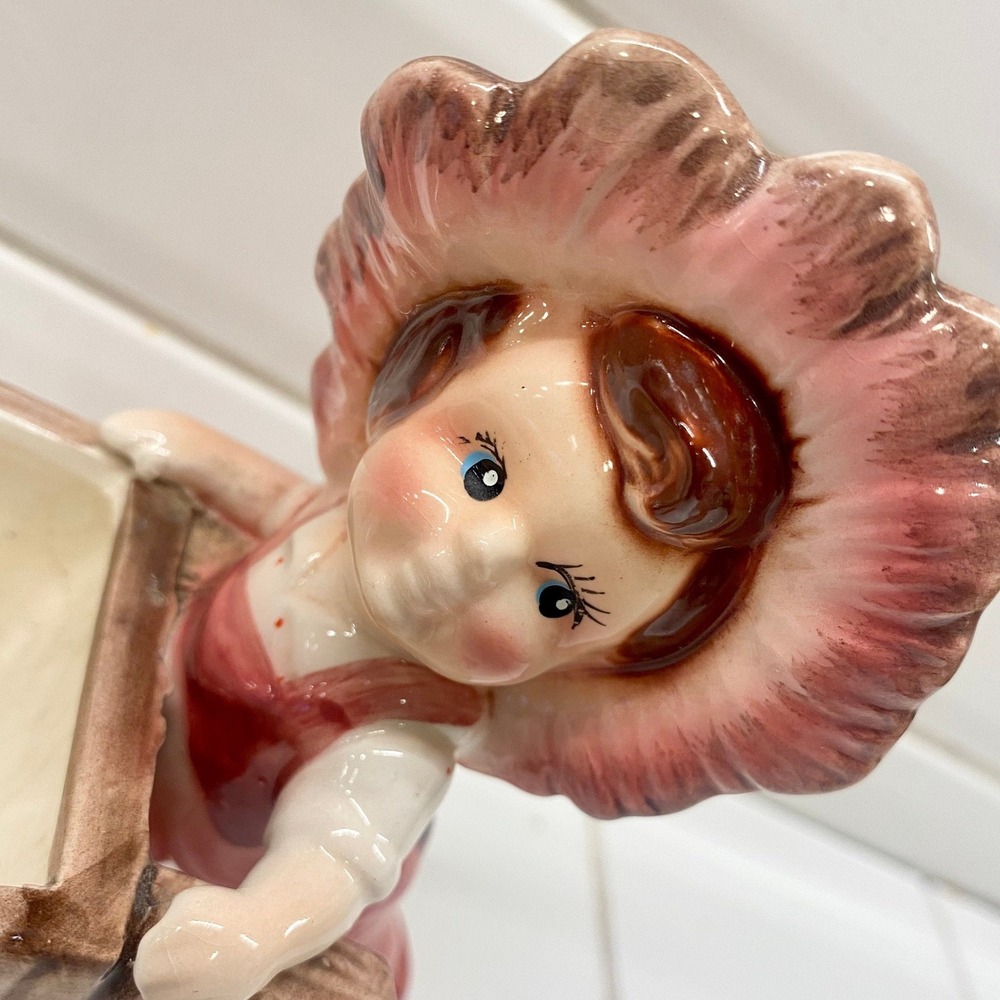 Vintage Ceramic Girl Pushing Wheelbarrow Planter Pink Sun Hat Kitsch Decor - Picture 4 of 10
